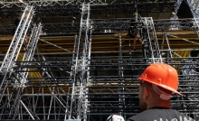 Servicii Alpinism Comanesti Servicii Alpinism Comanesti - REACH SKY ALPIN S.R.L